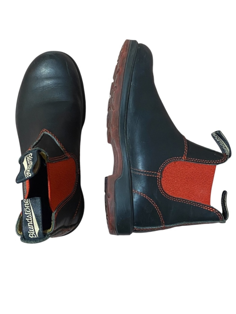 Blundstone Chelsea leather boot. Black with red detail. (UK4) Sz7 women, Sz5 men